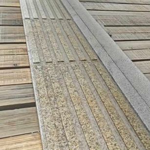 阳江黄金麻盲道石 盲条