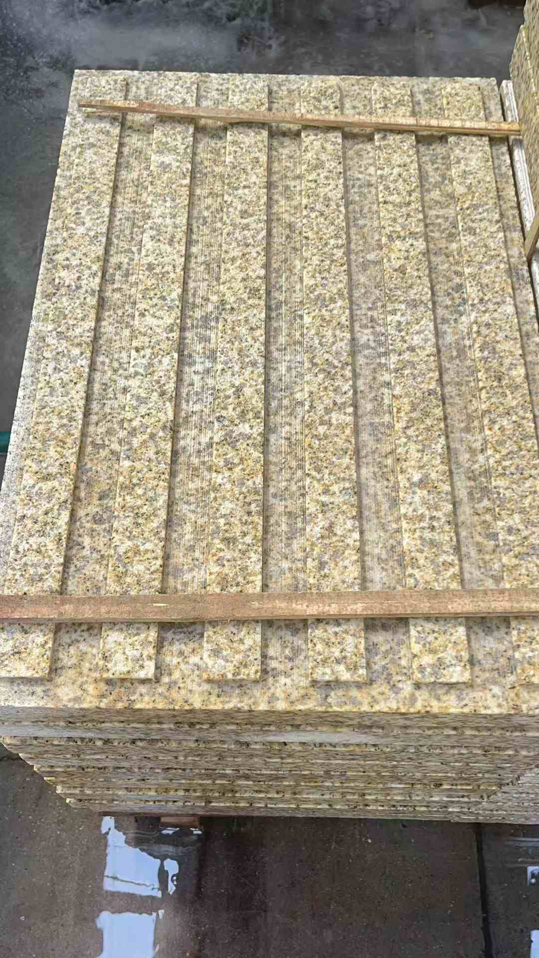 阳江黄金麻盲道 石材盲道