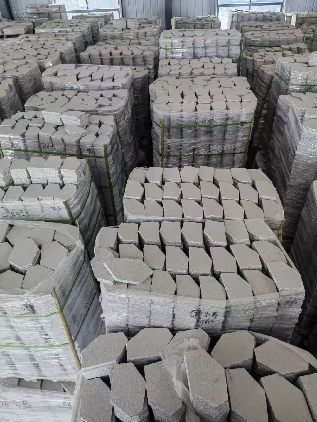 阳江芝麻白石材冰裂纹，碎拼。