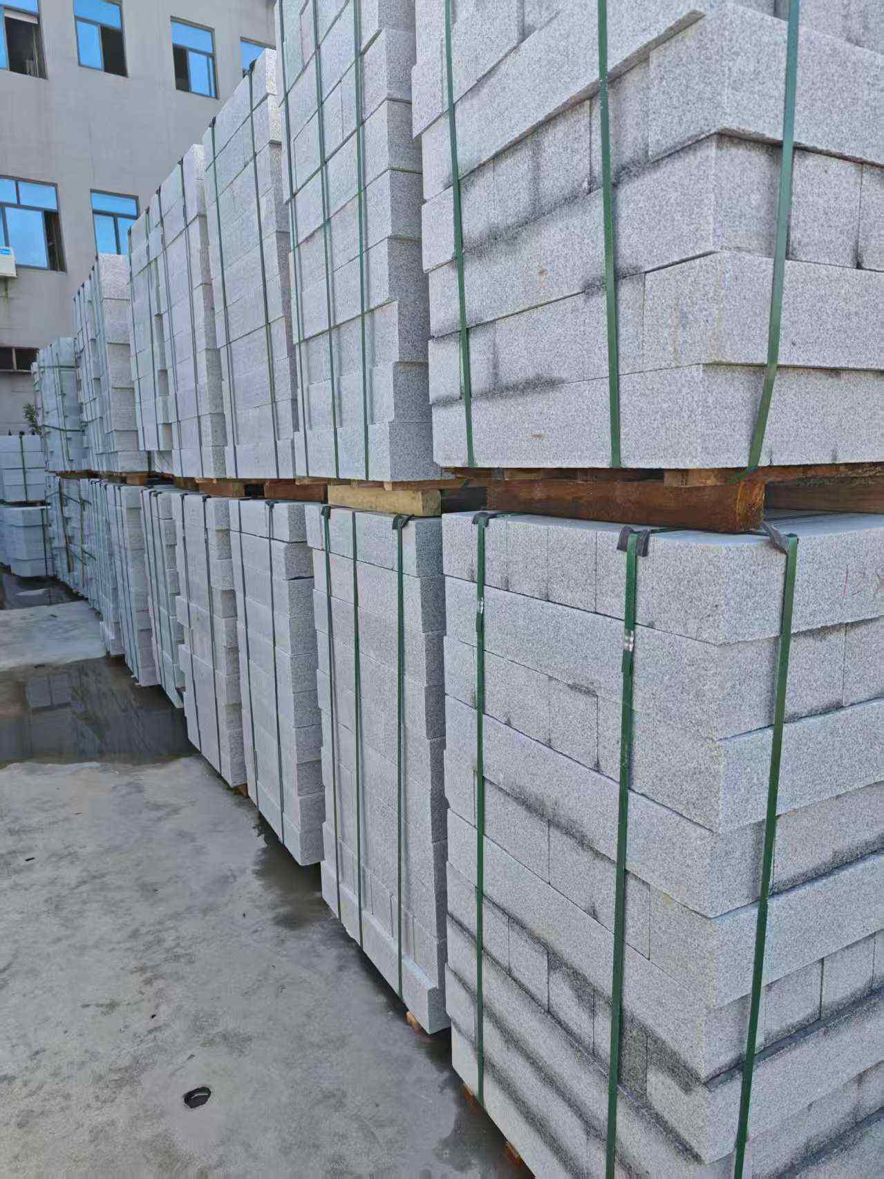 阳江芝麻白路牙石，路侧石