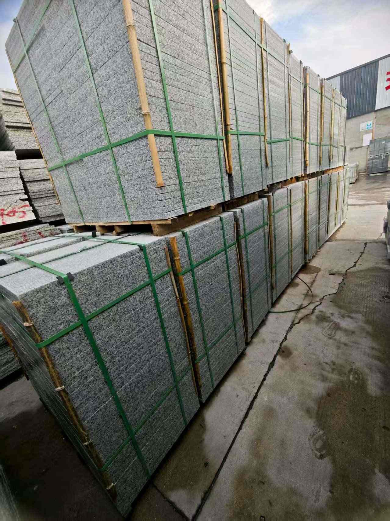 阳江芝麻白地铺版 石材地铺石